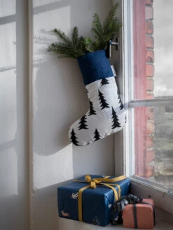 Gran Christmas Stocking 40 Cm -Bloomingville Decor Store 505213 01 3 EnvironmentImage 52e2b59995