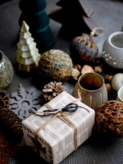 Bloomingville Misba Christmas Bauble Ø9 Cm 4 Pieces 13 Bloomingville Misba Christmas Bauble Ø9 Cm 4 Pieces -Bloomingville Decor Store 505508 01 6 EnvironmentImage d31e5451a6